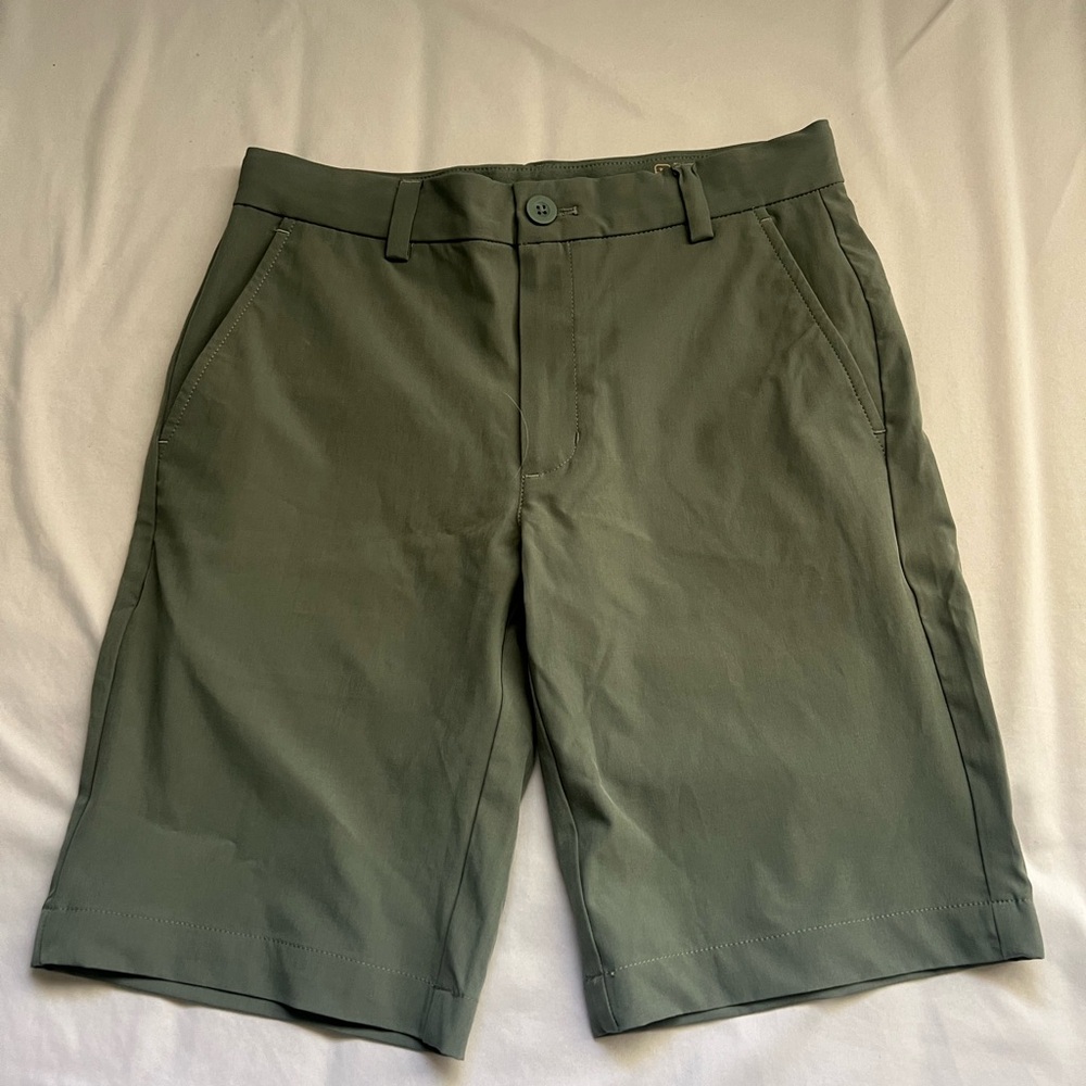 Vineyard vines performance boys shorts worn once size 14